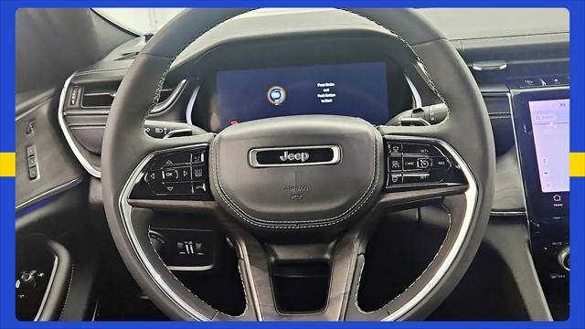 2023 Jeep Grand Cherokee Overland 4x2