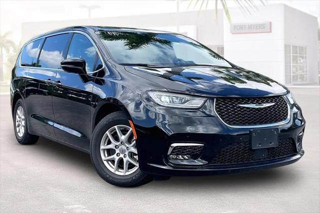 2025 Chrysler Pacifica Select for sale in Fort Myers, FL