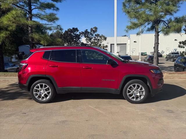 2024 Jeep Compass Latitude Lux FWD