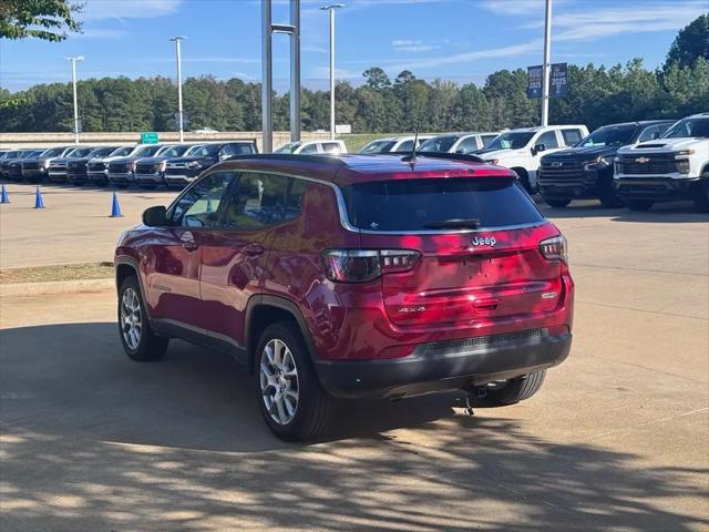2024 Jeep Compass Latitude Lux FWD