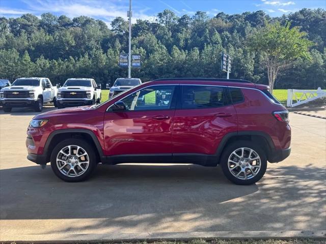 2024 Jeep Compass Latitude Lux FWD