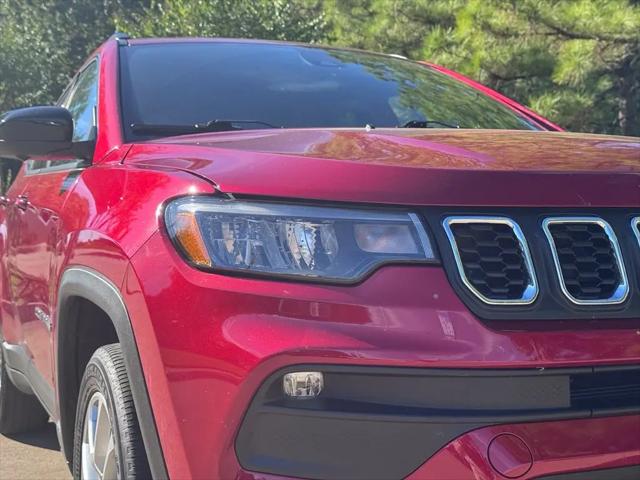 2024 Jeep Compass Latitude Lux FWD