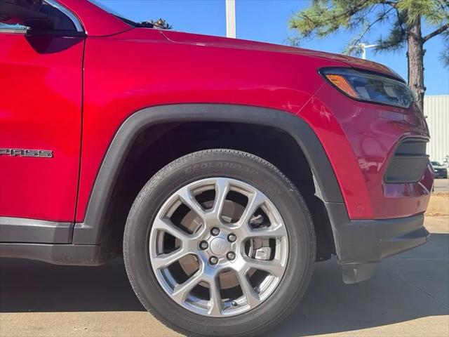 2024 Jeep Compass Latitude Lux FWD