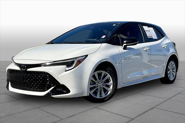 Certified Used 2026 Wind Chill Pearl/Midnight Black Metallic Toyota SE image 34