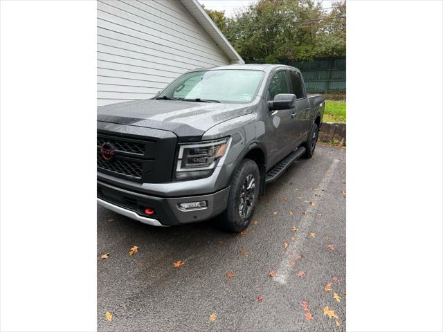 2024 Nissan TITAN Crew Cab PRO-4X 4x4 2024 Nissan TITAN Crew Cab PRO-4X 4x4