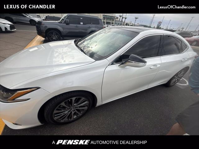 2019 Lexus ES