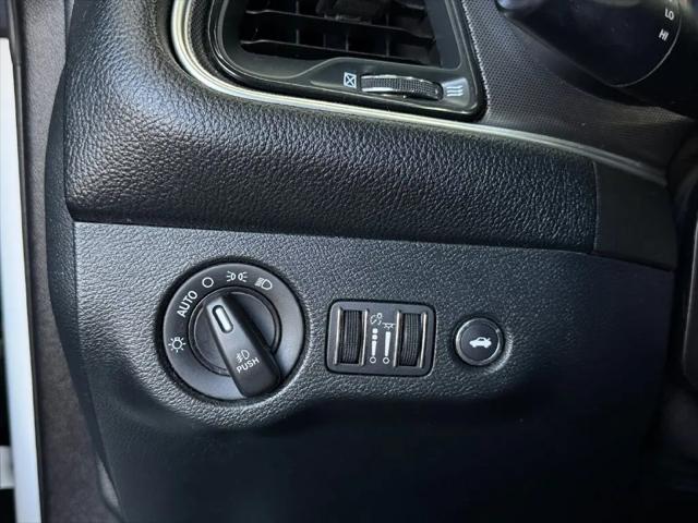 2018 Dodge Challenger SXT Plus