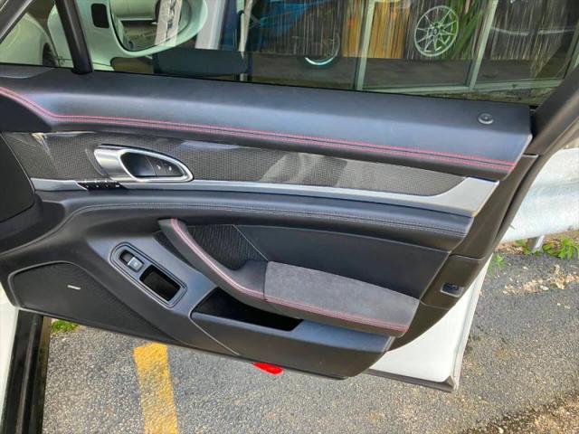 2016 Porsche Panamera GTS