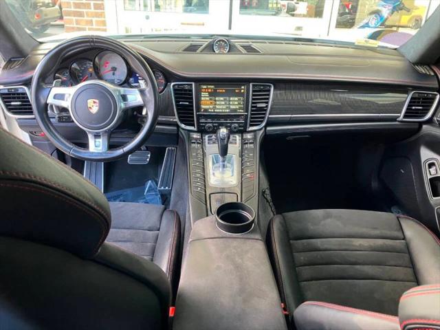 2016 Porsche Panamera GTS