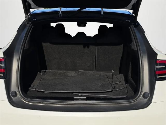 2023 Tesla Model X Standard Range