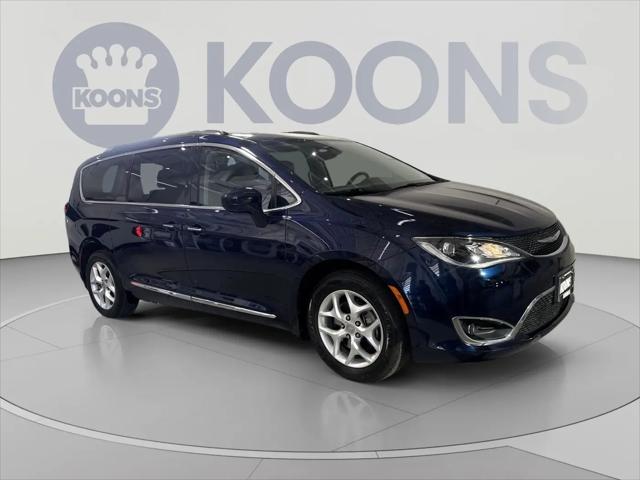 2017 Chrysler Pacifica Touring-L Plus