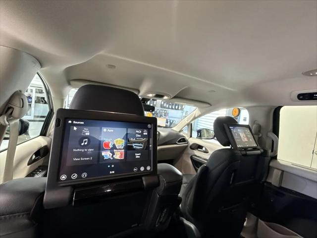 2017 Chrysler Pacifica Touring-L Plus