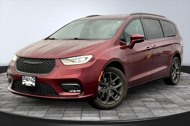 2021 Chrysler Pacifica Touring L AWD for sale in Rochester, MN