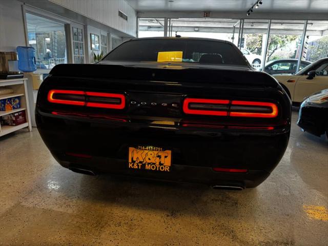 2016 Dodge Challenger SXT