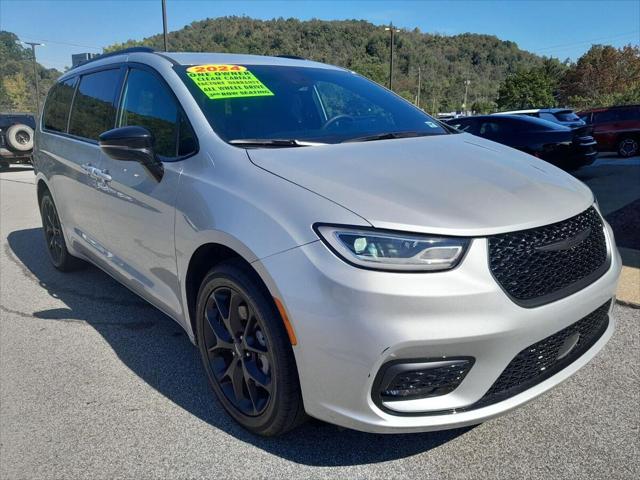 2024 Chrysler Pacifica Touring L AWD