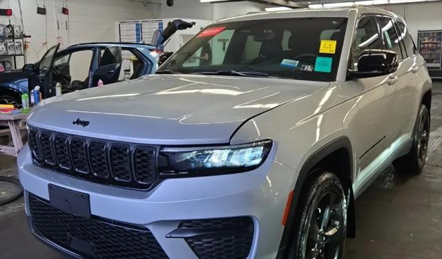 2023 Jeep Grand Cherokee Altitude 4x4 2023 Jeep Grand Cherokee Altitude 4x4