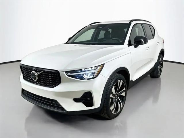 2023 Volvo XC40 B5 Plus Dark Theme for sale in Dublin, OH