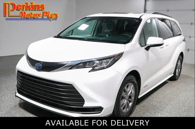 2021 Toyota Sienna LE for sale in Mayfield, KY