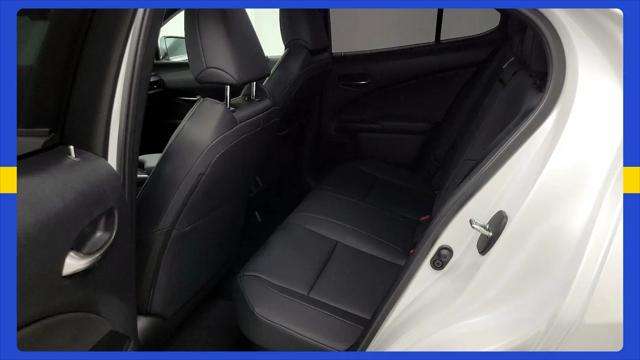2025 Lexus 300 UX 300h