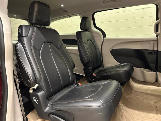 2017 Chrysler Pacifica Touring-L