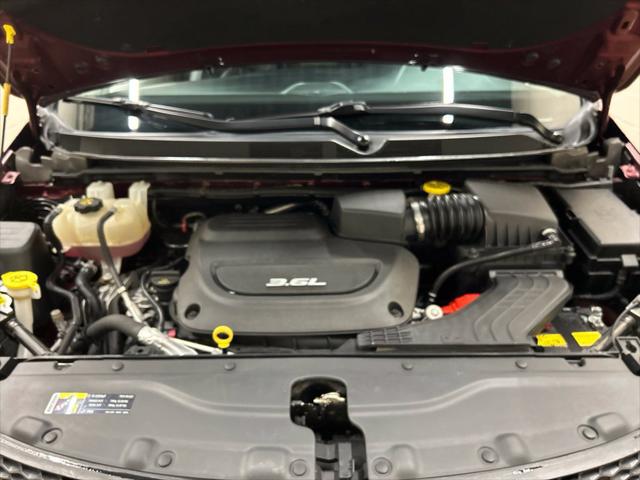 2017 Chrysler Pacifica Touring-L