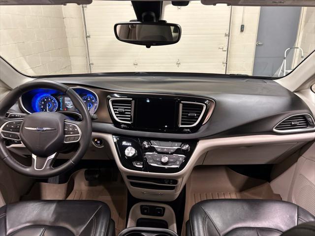 2017 Chrysler Pacifica Touring-L