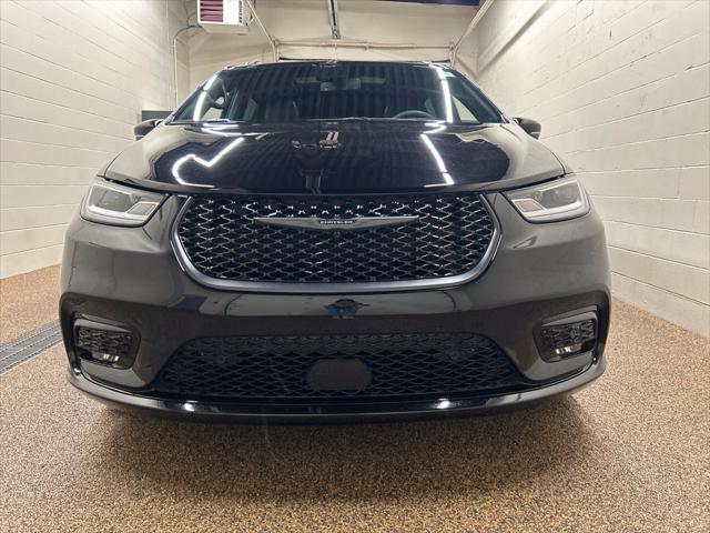 2025 Chrysler Pacifica Limited AWD