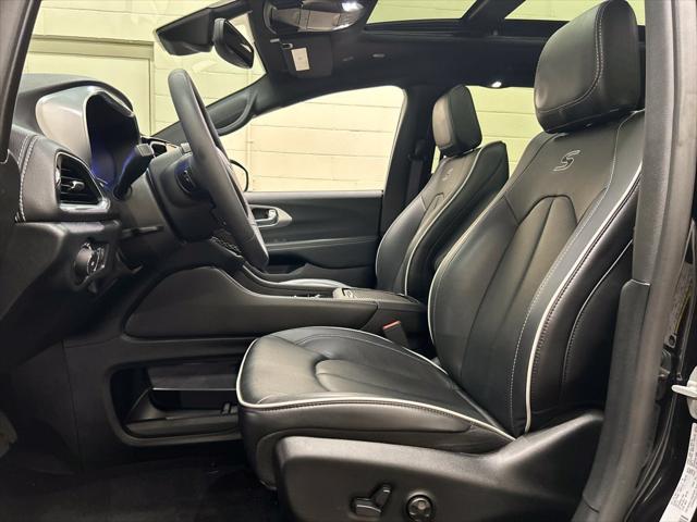 2025 Chrysler Pacifica Limited AWD