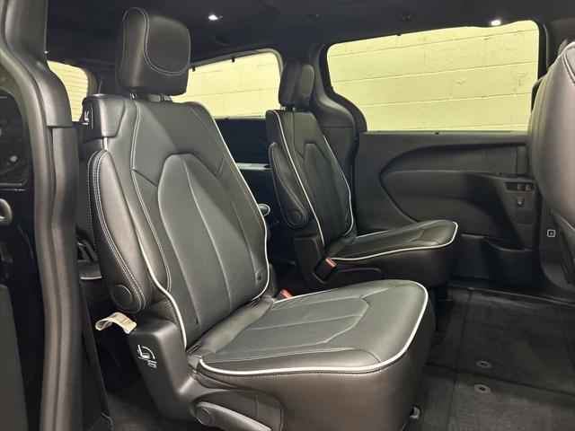 2025 Chrysler Pacifica Limited AWD