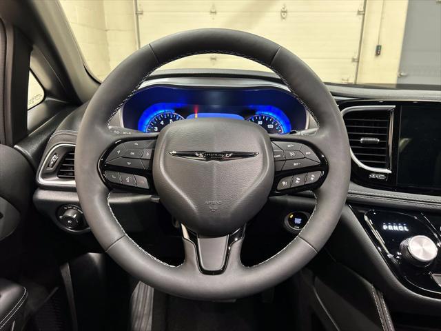 2025 Chrysler Pacifica Limited AWD