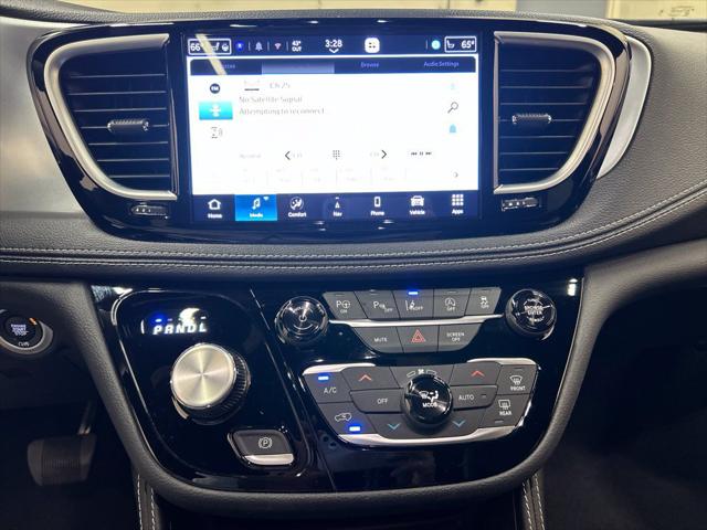 2025 Chrysler Pacifica Limited AWD