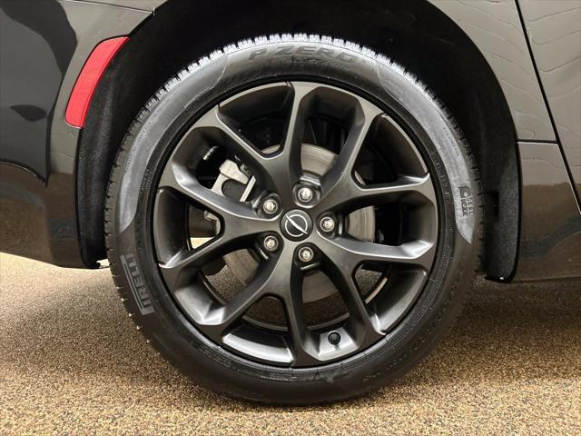 2025 Chrysler Pacifica Limited AWD