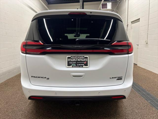 2025 Chrysler Pacifica Limited AWD