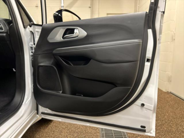 2025 Chrysler Pacifica Limited AWD