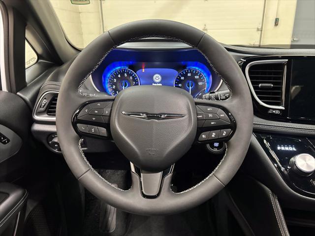 2025 Chrysler Pacifica Limited AWD