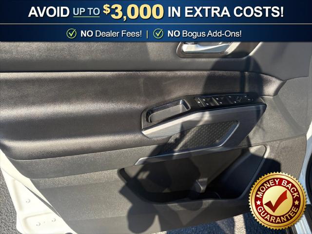 Used 2025 Nissan Pathfinder SL 4WD For Sale in Muscle Shoals, AL
