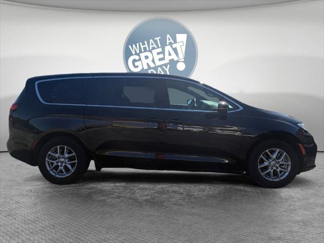 2025 Chrysler Pacifica Select 2025 Chrysler Pacifica Select