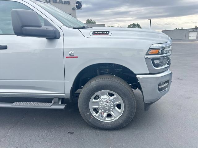 2026 RAM Ram 3500 RAM 3500 TRADESMAN CREW CAB 4X4 8 BOX