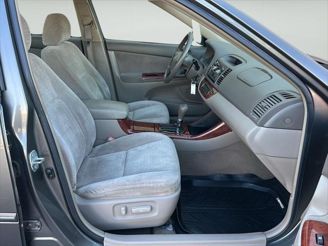 Used 2004 Toyota Camry XLE For Sale in Wilmington, OH