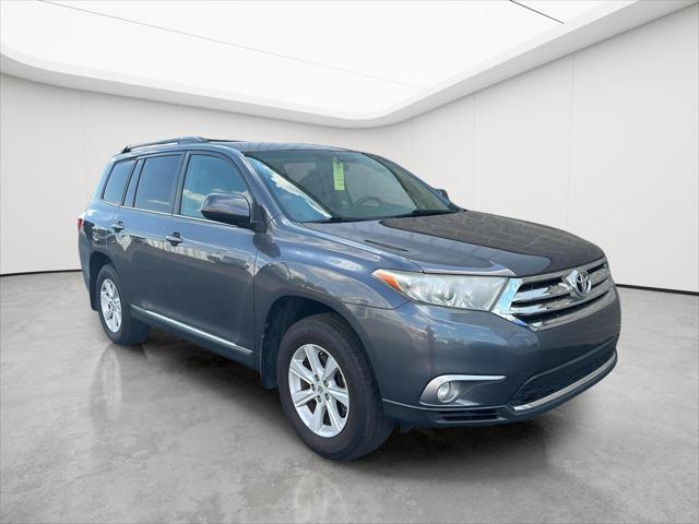 Used 2013 Toyota Highlander Base Plus V6 For Sale in Wilmington, OH