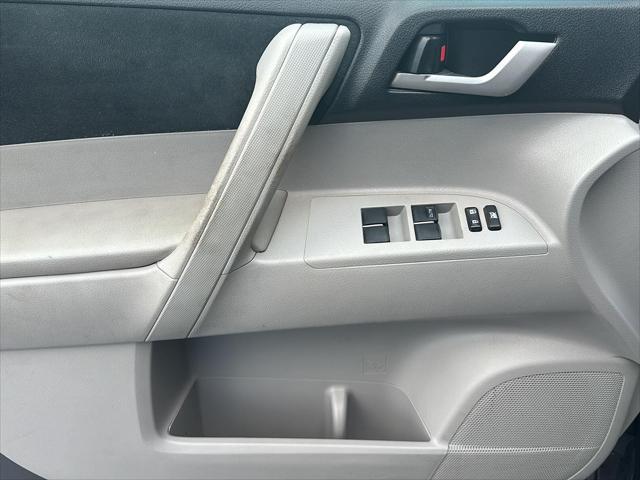 Used 2013 Toyota Highlander Base Plus V6 For Sale in Wilmington, OH