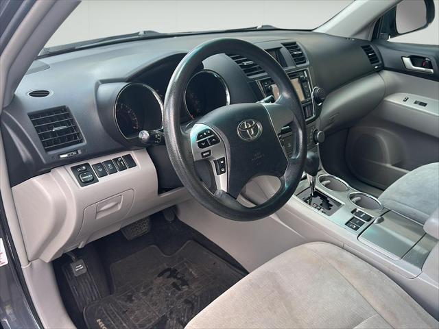 Used 2013 Toyota Highlander Base Plus V6 For Sale in Wilmington, OH