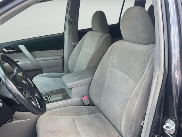 Used 2013 Toyota Highlander Base Plus V6 For Sale in Wilmington, OH