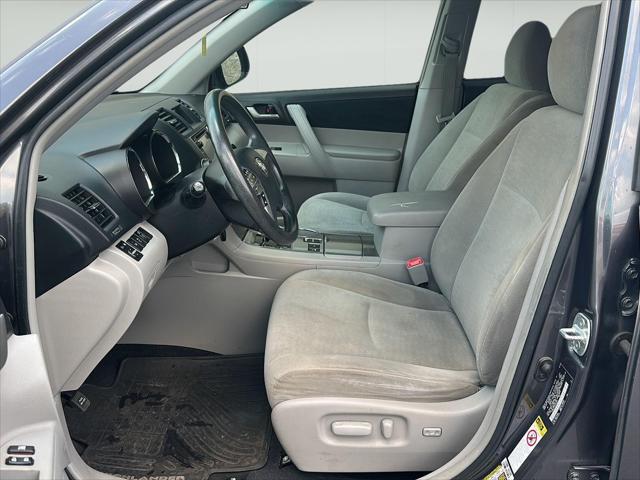 Used 2013 Toyota Highlander Base Plus V6 For Sale in Wilmington, OH