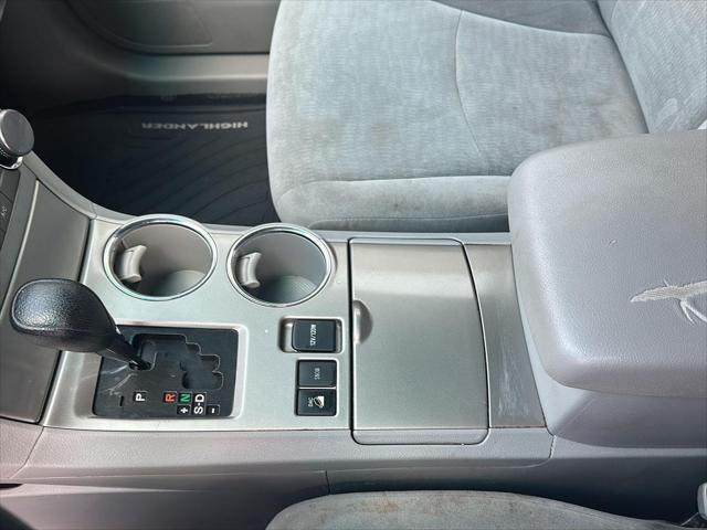 Used 2013 Toyota Highlander Base Plus V6 For Sale in Wilmington, OH