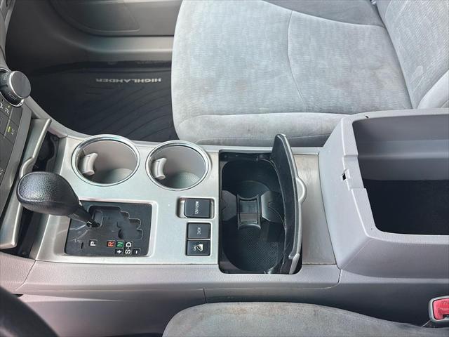 Used 2013 Toyota Highlander Base Plus V6 For Sale in Wilmington, OH