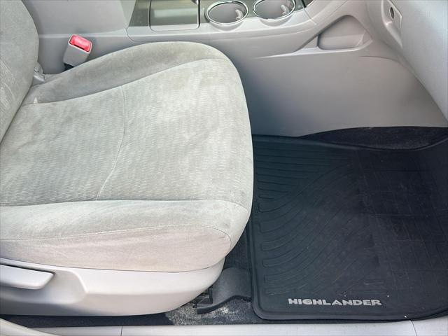 Used 2013 Toyota Highlander Base Plus V6 For Sale in Wilmington, OH