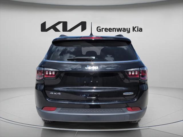 2022 Jeep Compass Latitude Lux 4x4
