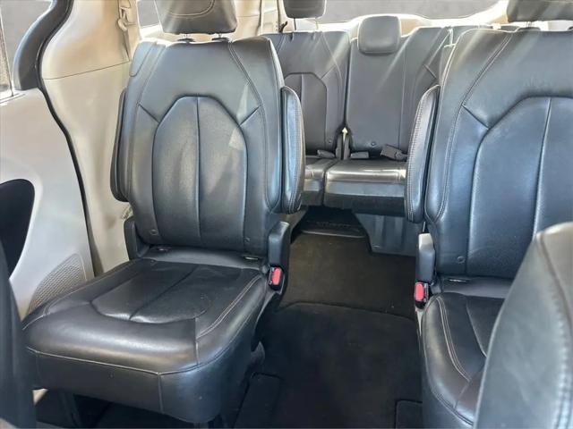 2017 Chrysler Pacifica Touring-L Plus