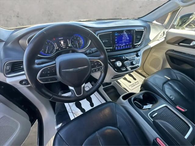 2017 Chrysler Pacifica Touring-L Plus